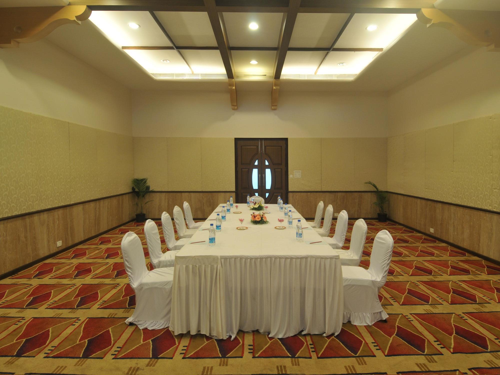 Vits Hotel Pune Exterior foto
