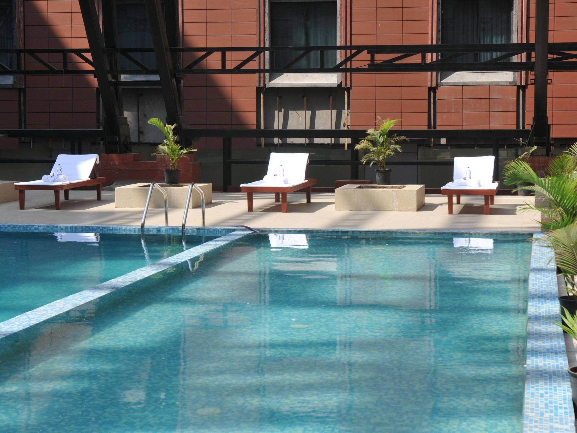 Vits Hotel Pune Exterior foto